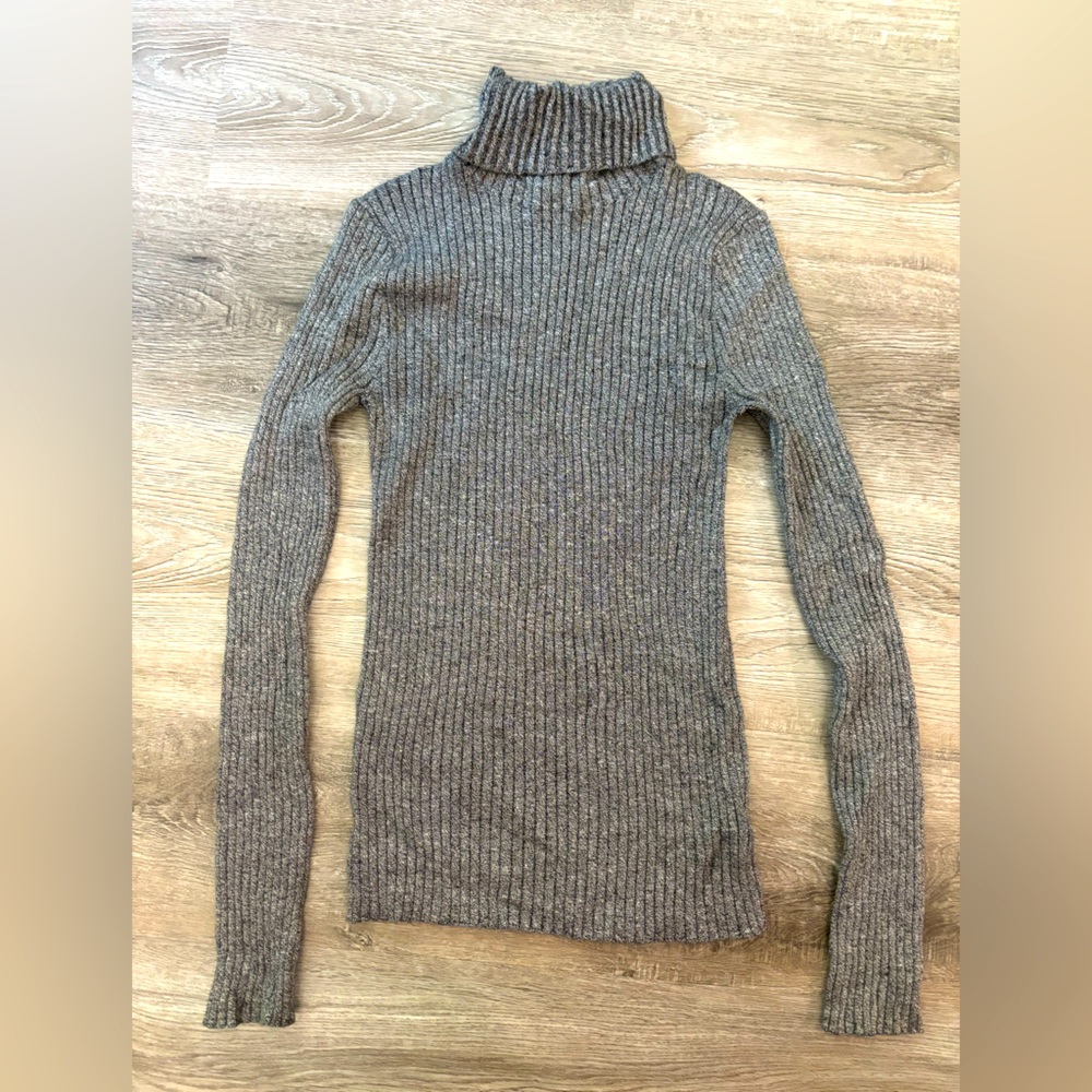 Express Turtle Neck in Grey Size Small - Turtleneck grey sweater women’s ribbed